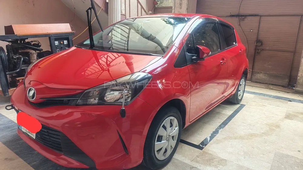 Toyota Vitz 2015 for Sale in Peshawar Image-1