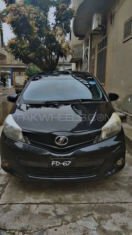 Toyota Vitz 2015 for Sale in Faisalabad Image-1