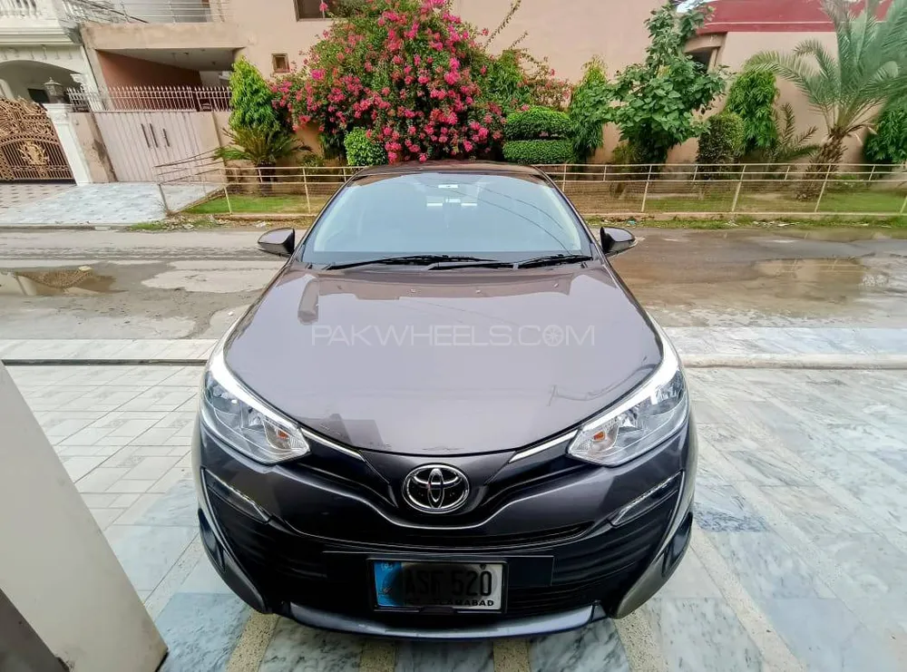 Toyota Yaris Sedan 2021 for Sale in Lahore Image-1