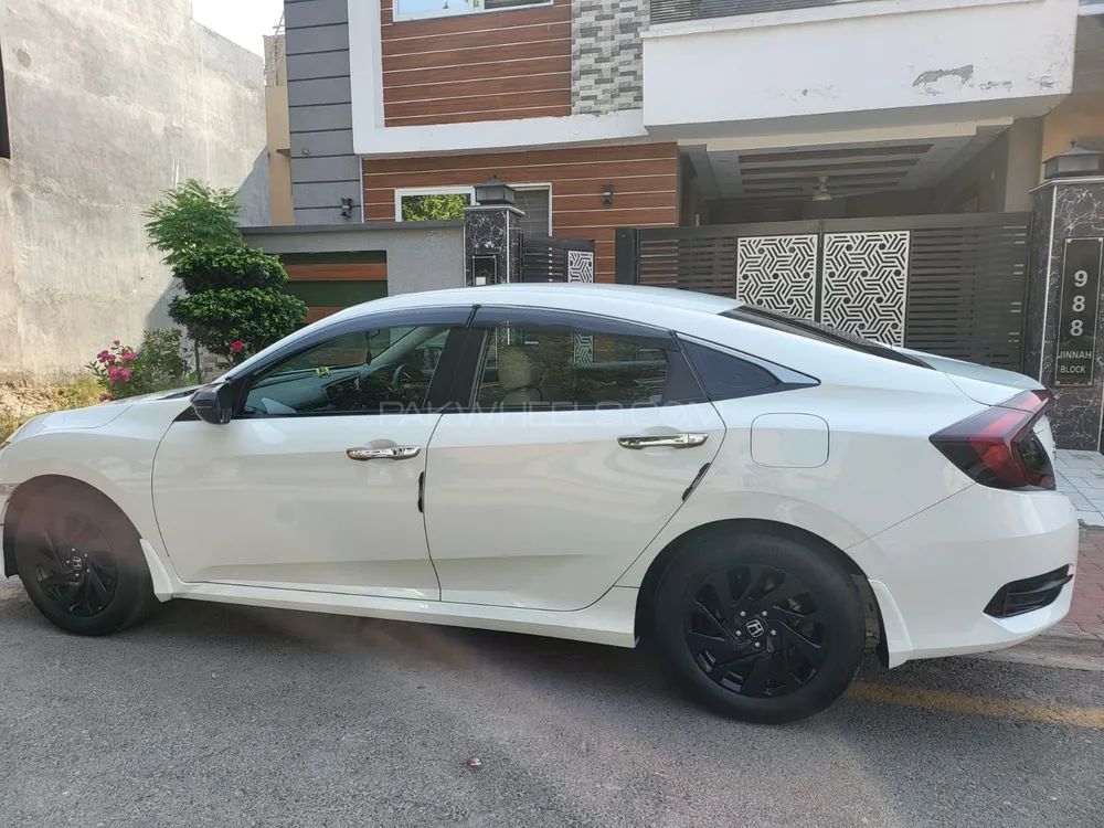 Honda Civic 2017 for Sale in Faisalabad Image-1