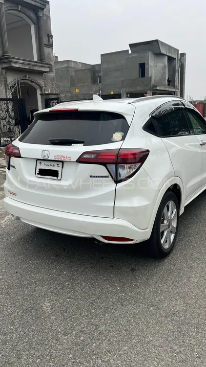 Honda Vezel 2014 for Sale in Lahore Image-1