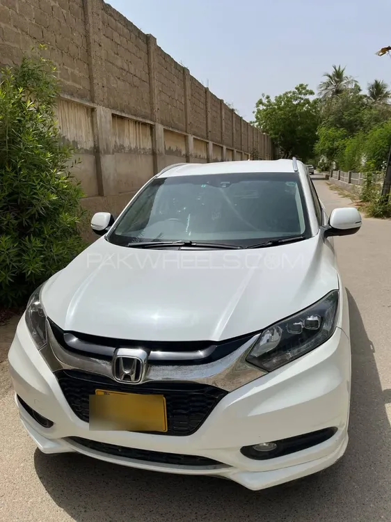 Honda Vezel 2015 for Sale in Karachi Image-1
