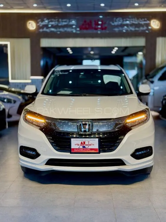 Honda Vezel 2019 for Sale in Swabi Image-1