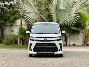 Daihatsu Move Custom X 2020 for Sale