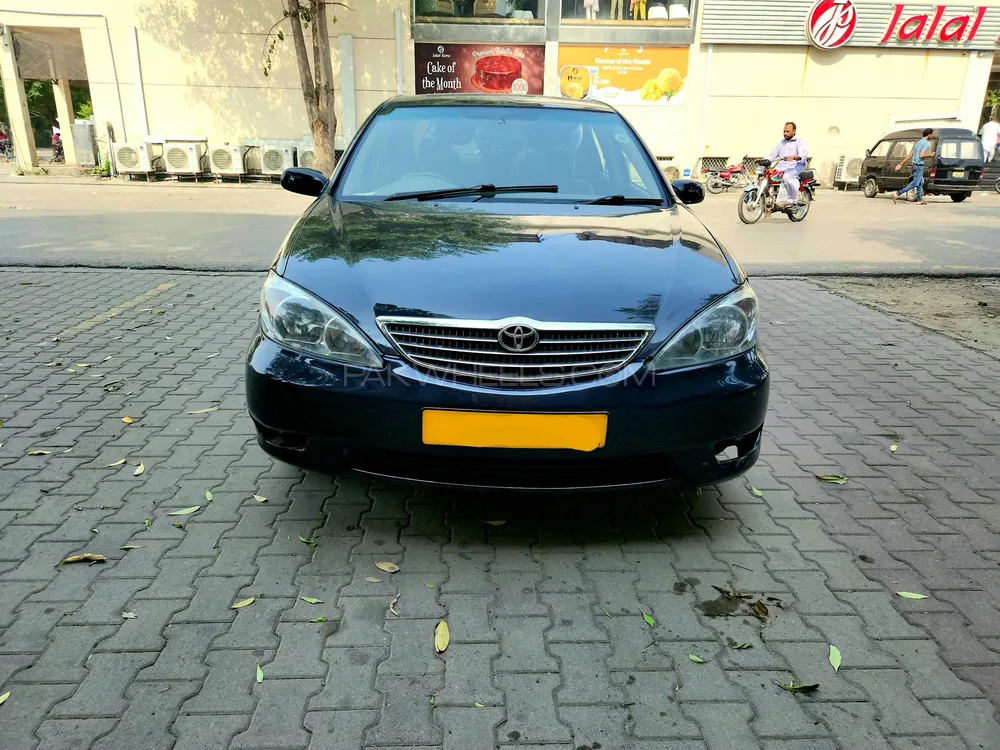 Toyota Camry 2002 for Sale in Lahore Image-1