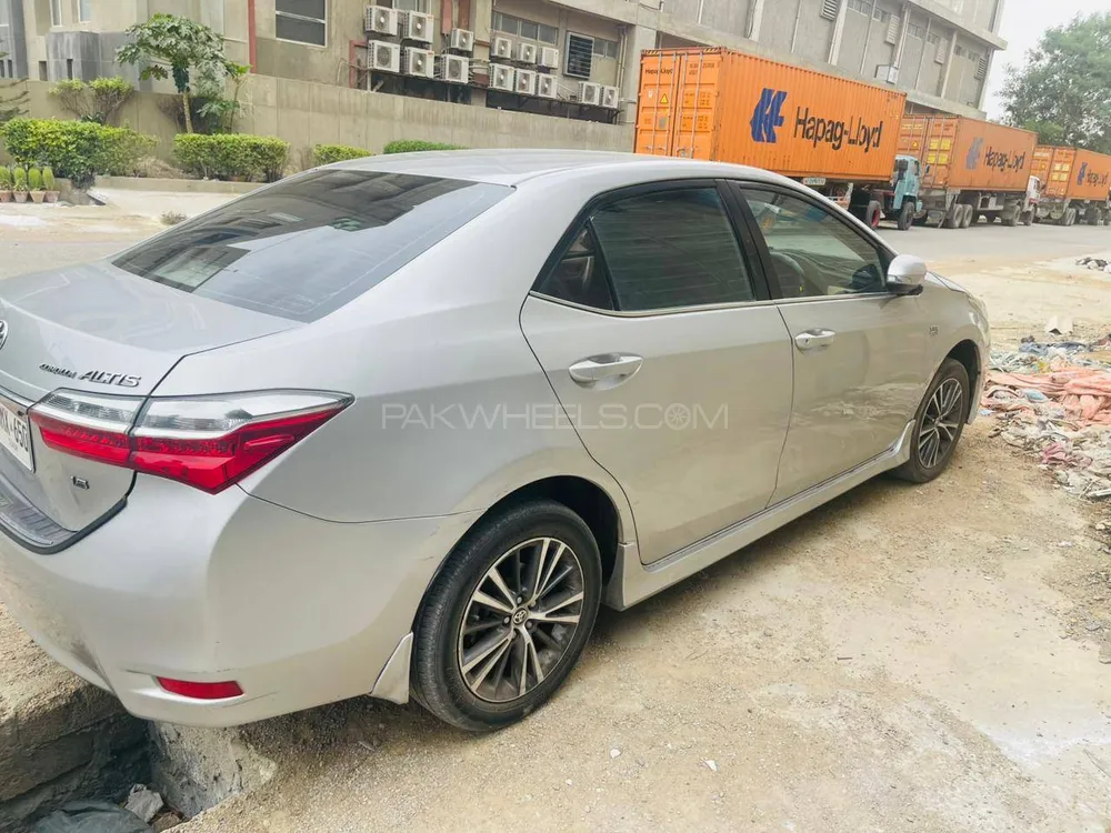Toyota Corolla 2018 for Sale in Karachi Image-1