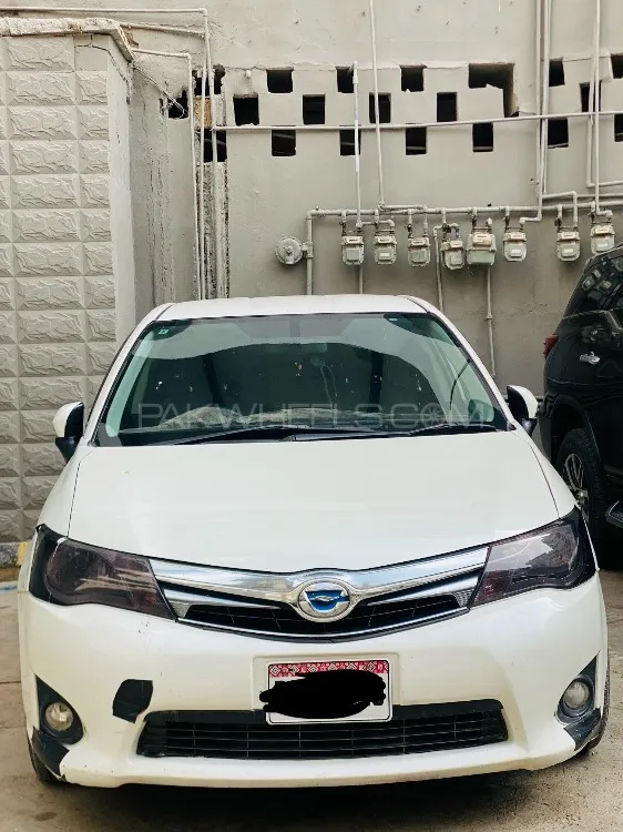 Toyota Corolla Axio 2013 for Sale in Karachi Image-1