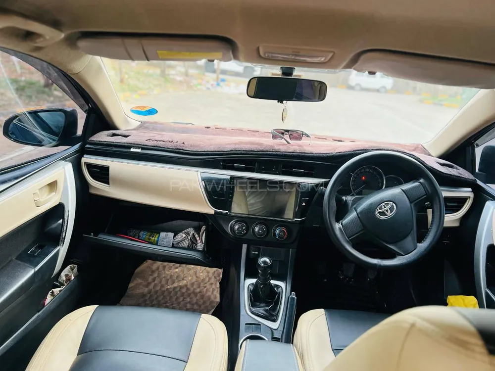 Toyota Corolla 2017 for Sale in Islamabad Image-1
