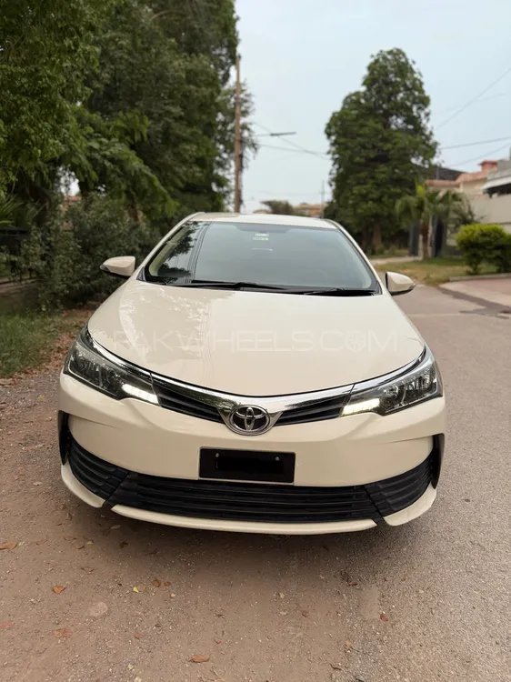 Toyota Corolla 2017 for Sale in Peshawar Image-1