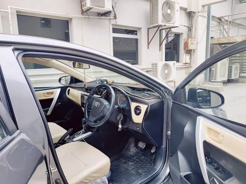Toyota Corolla 2018 for Sale in Karachi Image-1