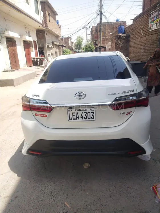 Toyota Corolla 2016 for Sale in Faisalabad Image-1
