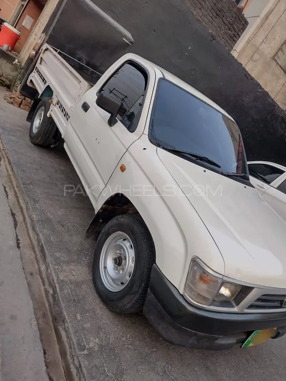 Toyota Hilux 2002 for Sale in Multan Image-1