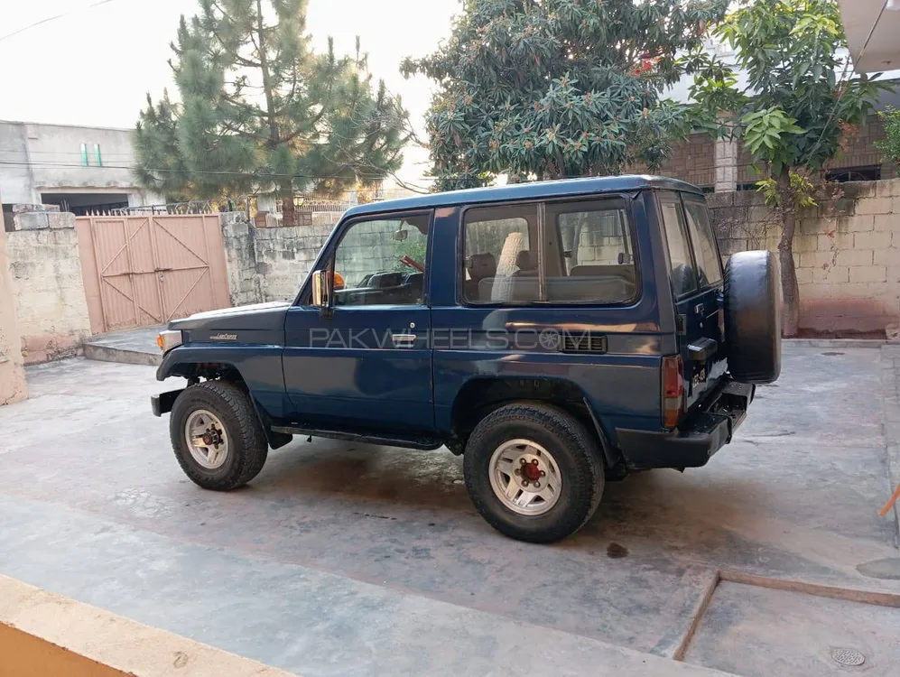 Toyota Land Cruiser 1987 for Sale in Islamabad Image-1