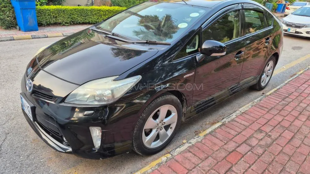 Toyota Prius 2013 for Sale in Islamabad Image-1