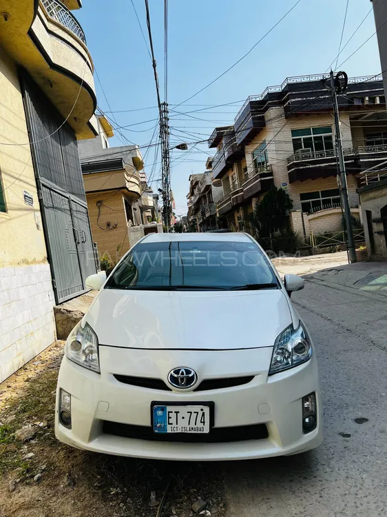Toyota Prius 2009 for Sale in Islamabad Image-1