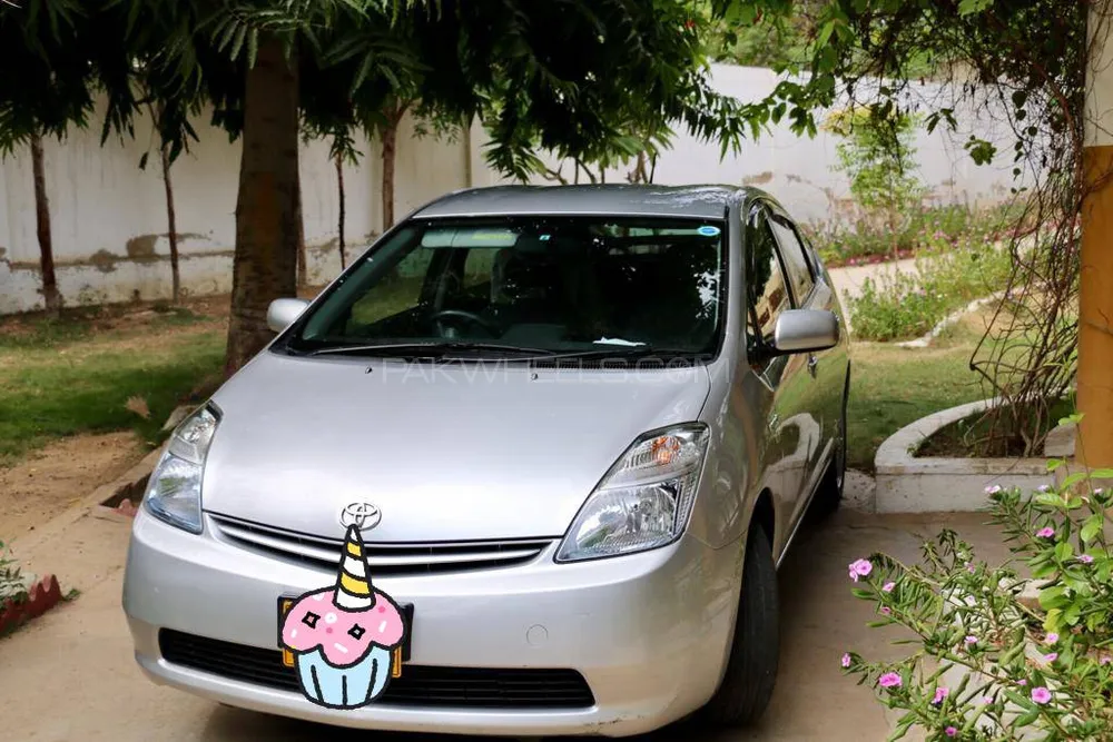 Toyota Prius 2010 for Sale in Karachi Image-1