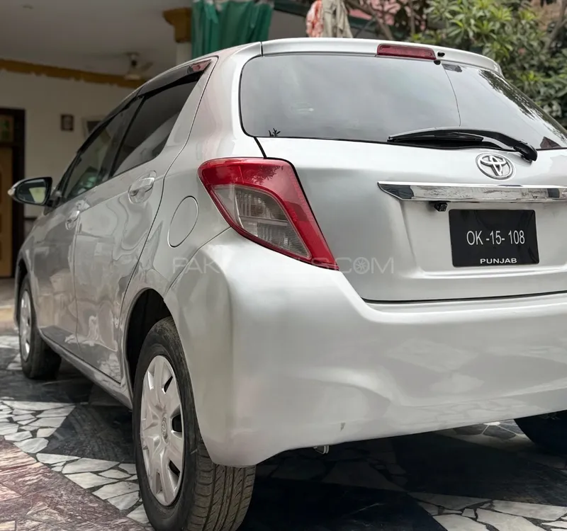 Toyota Vitz 2011 for Sale in Peshawar Image-1