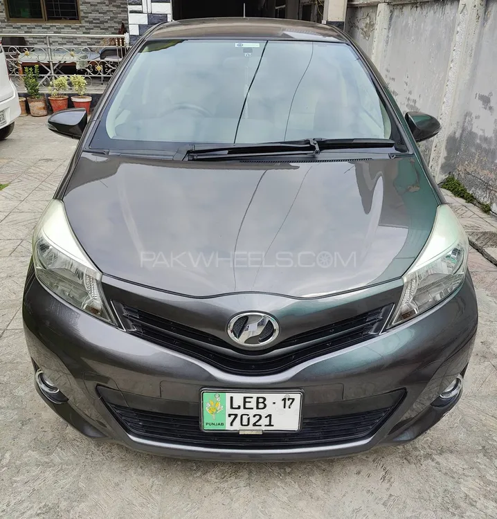 Toyota Vitz 2013 for Sale in Abbottabad Image-1
