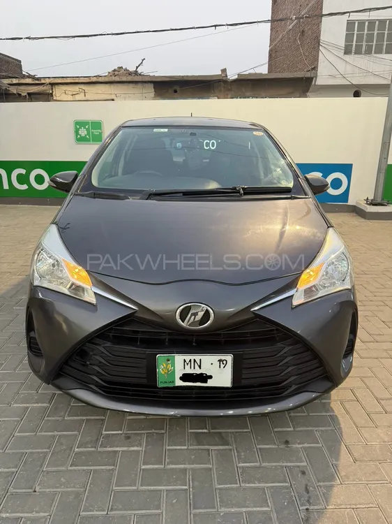 Toyota Vitz 2017 for Sale in Multan Image-1