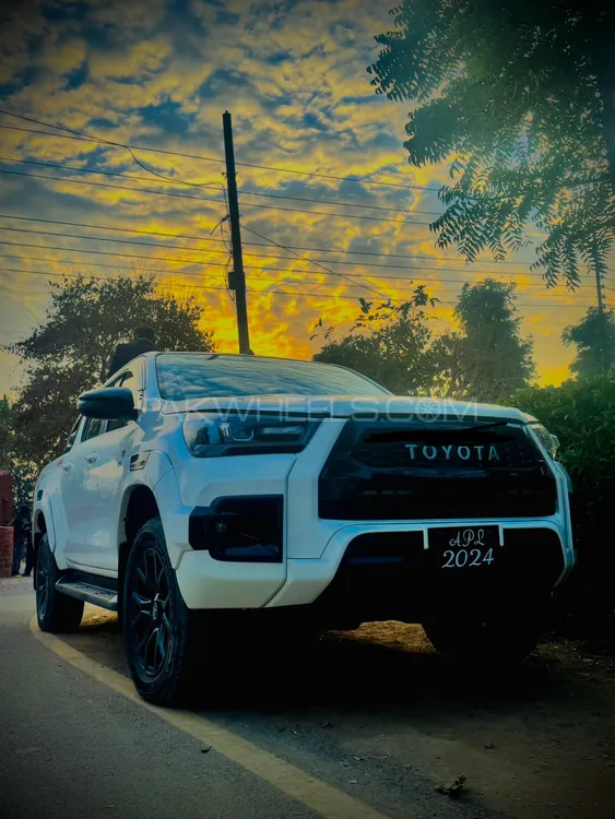 Toyota Hilux 2024 for Sale in Faisalabad Image-1