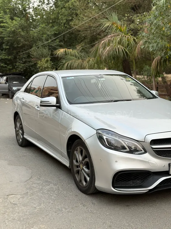 Mercedes Benz E Class 2010 for Sale in Lahore Image-1