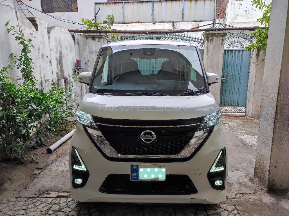 Nissan Dayz Roox 2020 for Sale in Sambrial Image-1
