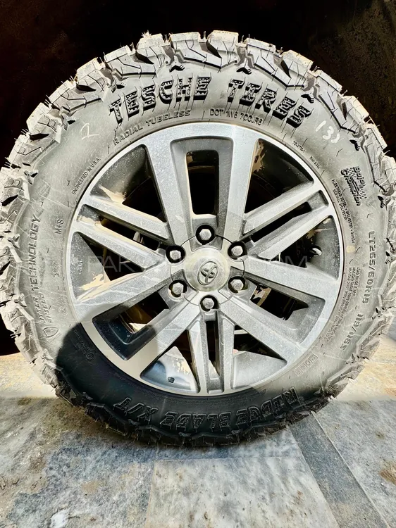 Revo & Fortuner Tyres For sale Image-1