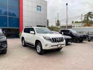 Toyota Prado TX
Model: 2013
Mileage: 96,000 km
Reg: 2016 khi

*7 seater 
*Sunroof
*Beige room

Calling and Visiting Hours

Monday to Saturday

11:00 AM to 7:00 PM
