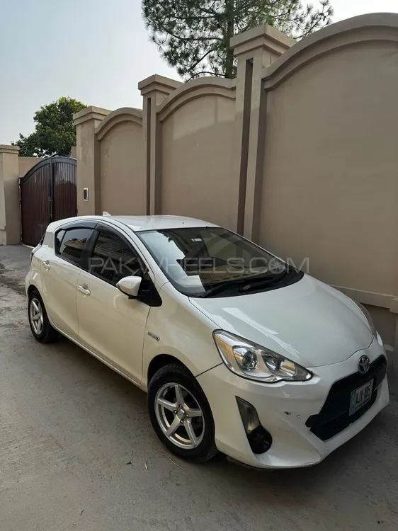 Toyota Aqua 2015 for Sale in Wah cantt Image-1
