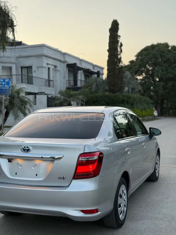 Toyota Corolla Axio 2017 for Sale in Islamabad Image-1