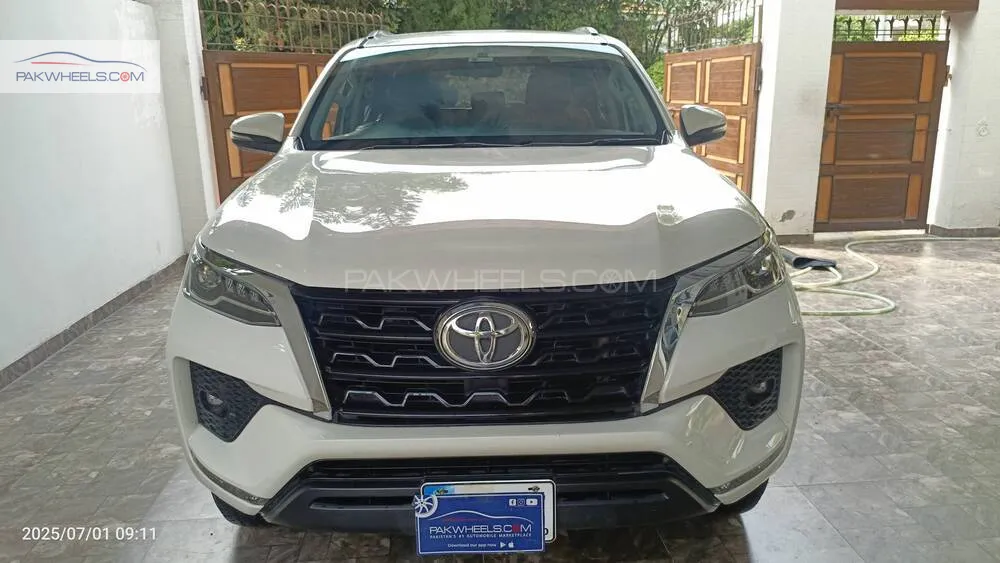 Toyota Fortuner 2021 for Sale in Islamabad Image-1