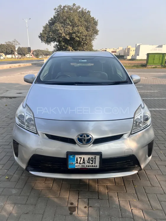 Toyota Prius 2014 for Sale in Lahore Image-1