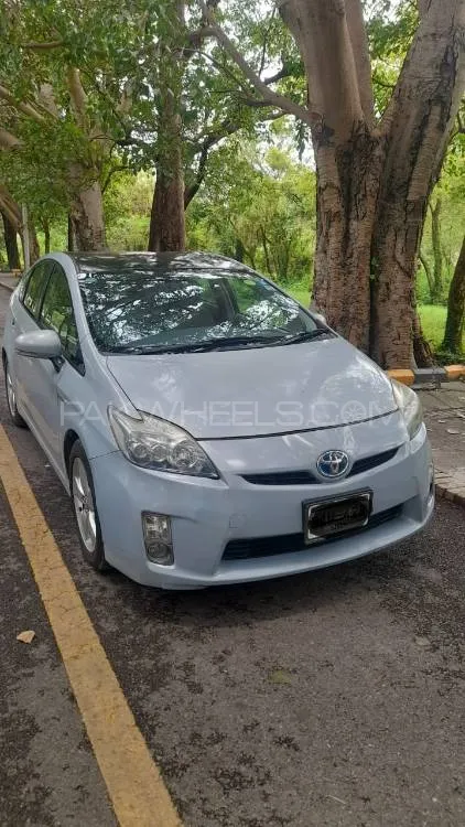 Toyota Prius 2010 for Sale in Islamabad Image-1