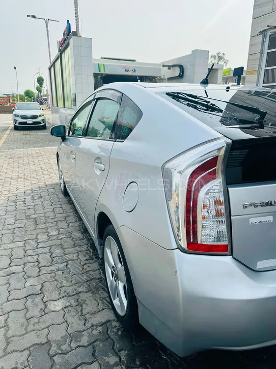 Toyota Prius 2012 for Sale in Islamabad Image-1