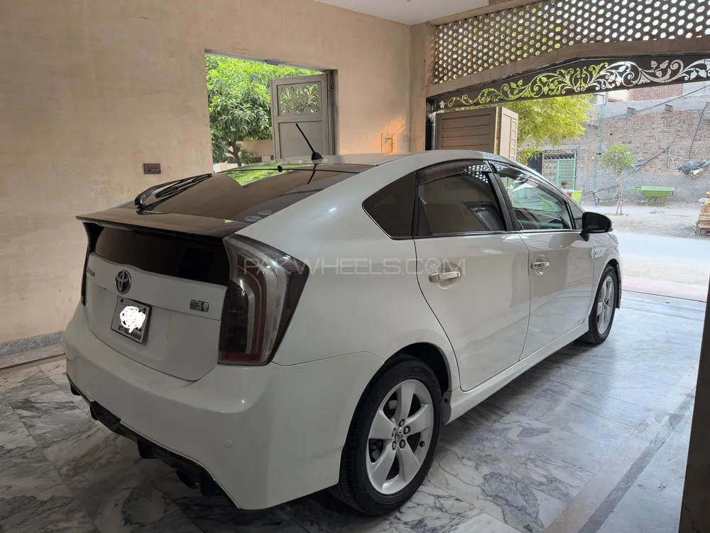 Toyota Prius 2010 for Sale in Faisalabad Image-1
