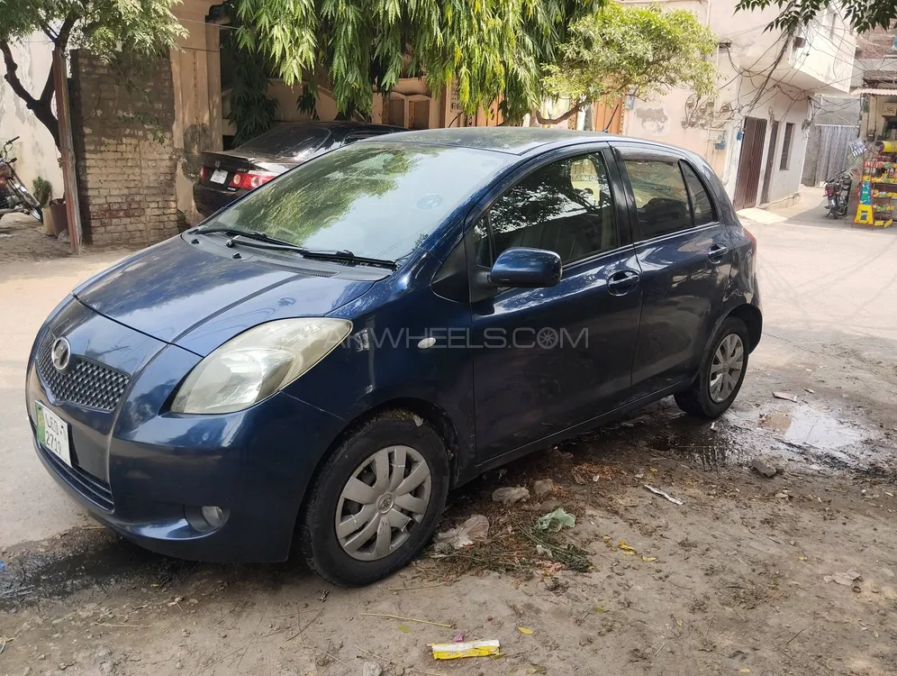 Toyota Vitz 2011 for Sale in Lahore Image-1