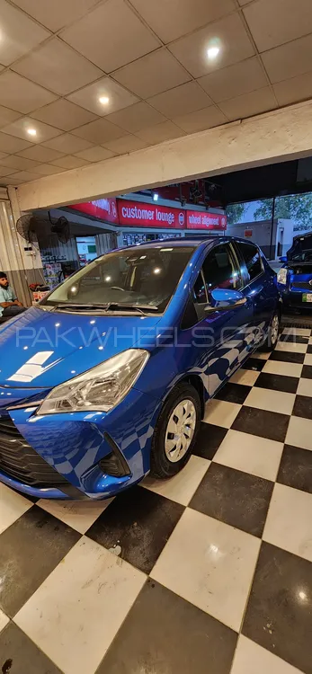 Toyota Vitz 2018 for Sale in Lahore Image-1