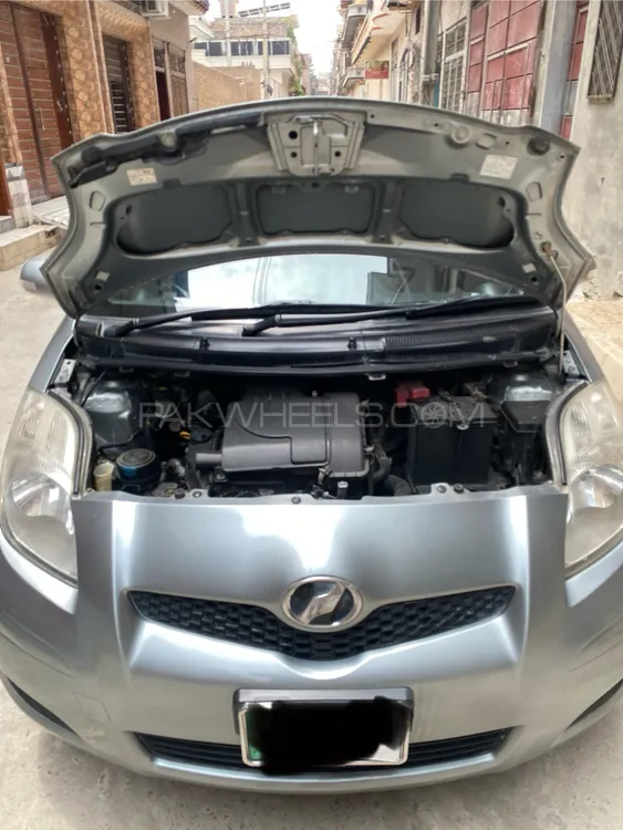 Toyota Vitz 2010 for Sale in Peshawar Image-1