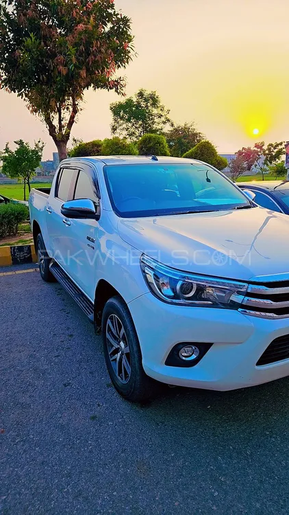 Toyota Hilux 2018 for Sale in Islamabad Image-1