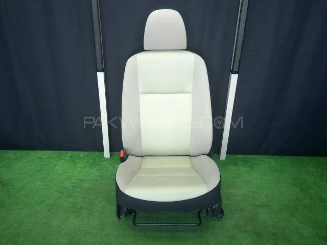 AQUA FRONT SEATS Image-1