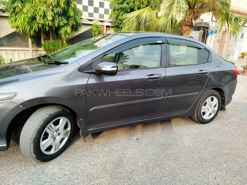 Honda City 2017 for Sale in Okara Image-1