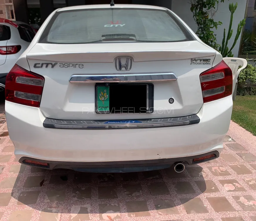 Honda City 2015 for Sale in Lahore Image-1
