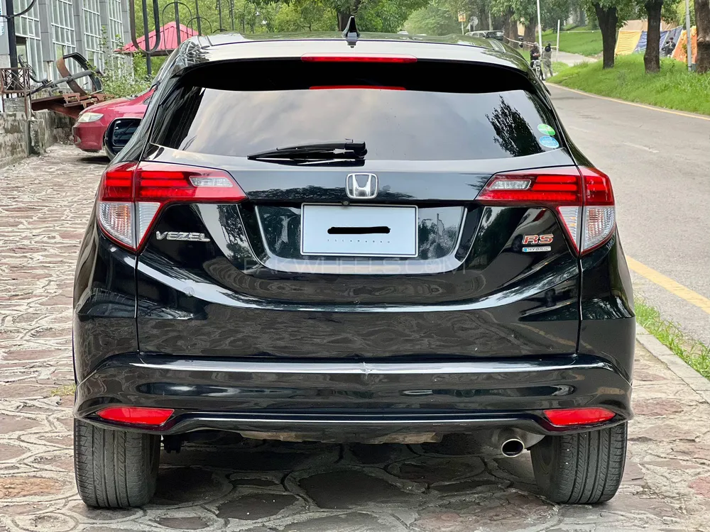 Honda Vezel 2016 for Sale in Islamabad Image-1