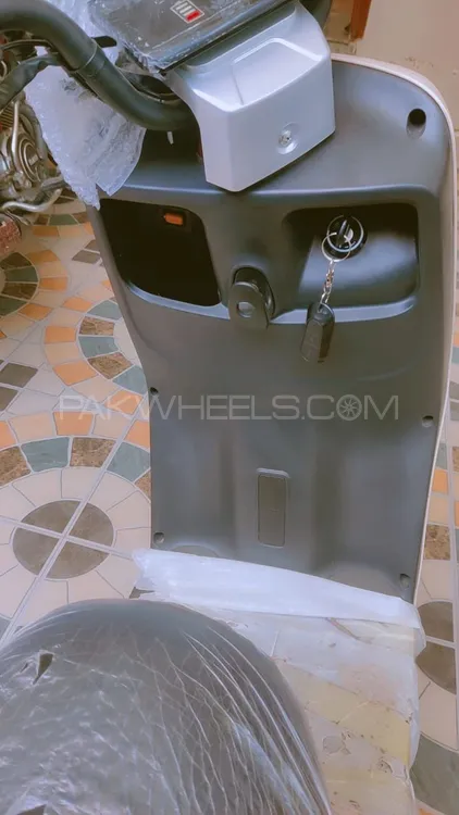 Lectrix Scooty 2025 for Sale Image-1