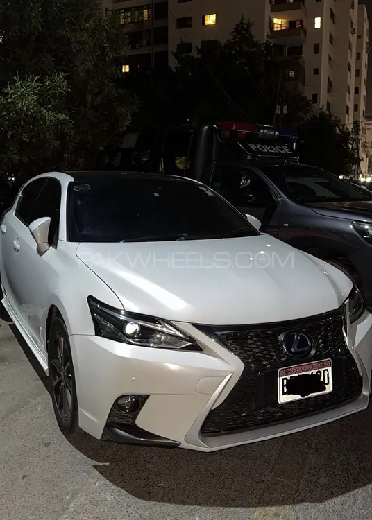 Lexus CT200h 2011 for Sale in Karachi Image-1