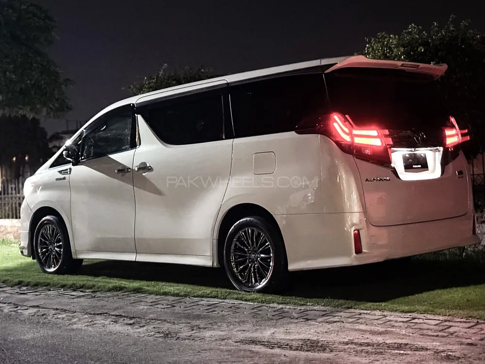 Toyota Alphard 2015 for Sale in Lahore Image-1