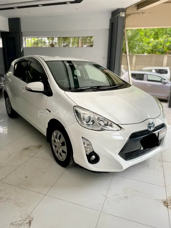 Toyota Aqua 2015 for Sale in Karachi Image-1