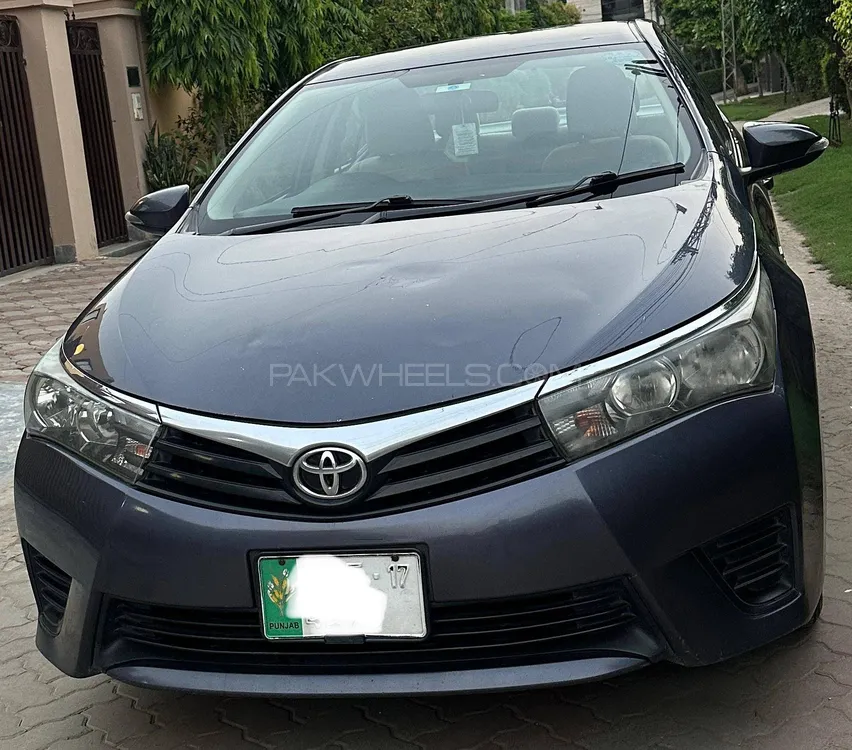 Toyota Corolla 2017 for Sale in Lahore Image-1
