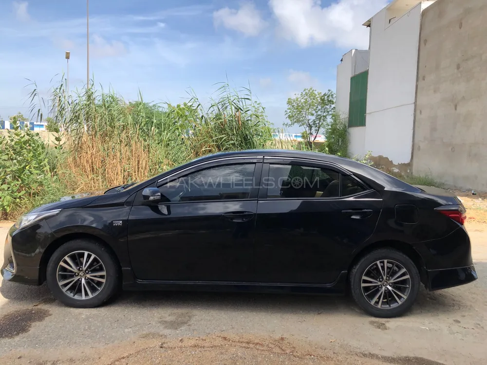 Toyota Corolla 2019 for Sale in Karachi Image-1