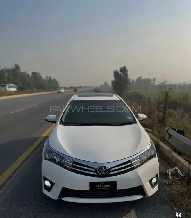 Toyota Corolla 2015 for Sale in Peshawar Image-1